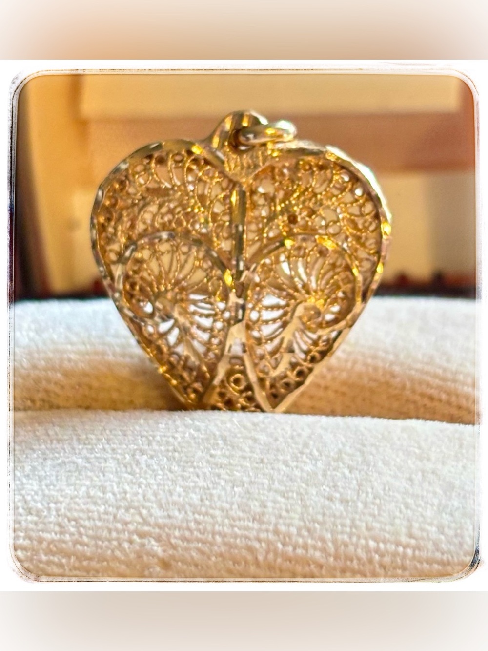 Filigree Puff Heart Pendant.